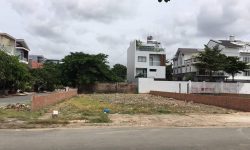 Tôi bán 1040m2 có thổ cư 2tr2/m2, sổ riêng , mt 18m sát kcn becamex, vincom, chợ dân đông.