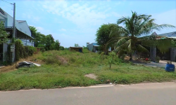 Không ai trông coi nên bán rẻ ma vườn có thổ – 1020 m2 – KCN Becamex, sát chợ thị xã