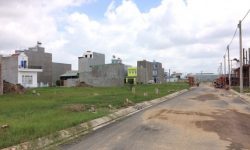 Nợ ngân hàng,ra gấp 3 lô đất (902m2 thổ cư)shr ngay KCN Becamex,sát chợ ubnd,vincom. Giá 650 triệu