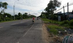 BÁN ĐẤT MẶT TIỀN ĐƯỜNG QUY HOẠCH LỘ GIỚI 20M, CẠNH KCN 6300HA, GẦN CHỢ, UBND XÃ GIÁ 433TR
