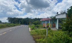 CHỒNG ĐÁNH BÀI NỢ NẶNG LÃI NÊN BÁN 2.200M2 SHR, NGAY CHỢ BUÔN BÁN ĐÔNG. GIÁ 480TR