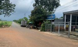 BÁN ĐẤT BÌNH PHƯỚC ĐỐI DIỆN CHỢ, DÂN ĐÔNG, ĐƯỜNG 18M, TIỆN XÂY TRỌ. DT: 2291M2 GIÁ 380TR