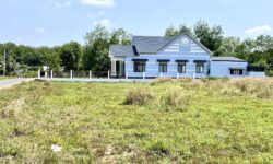 BÁN GẤP 3 SÀO ĐIỀU CÓ THỔ CƯ (30×141=4.230m2) MT QL13 vô,GIÁ 220TR/SÀO đối diện trường chợ